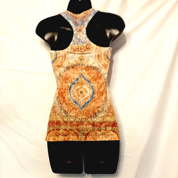 BUNDLE 🛍 deal 🥳GUESS - FREE MOSSIMO.. tank tops 🛍 - Picture 3 of 5